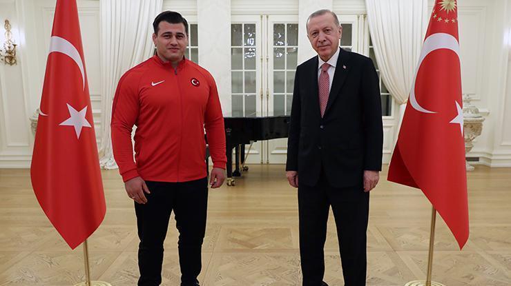 Cumhurbaşkanı Erdoğan, milli sporcularla iftar yaptı