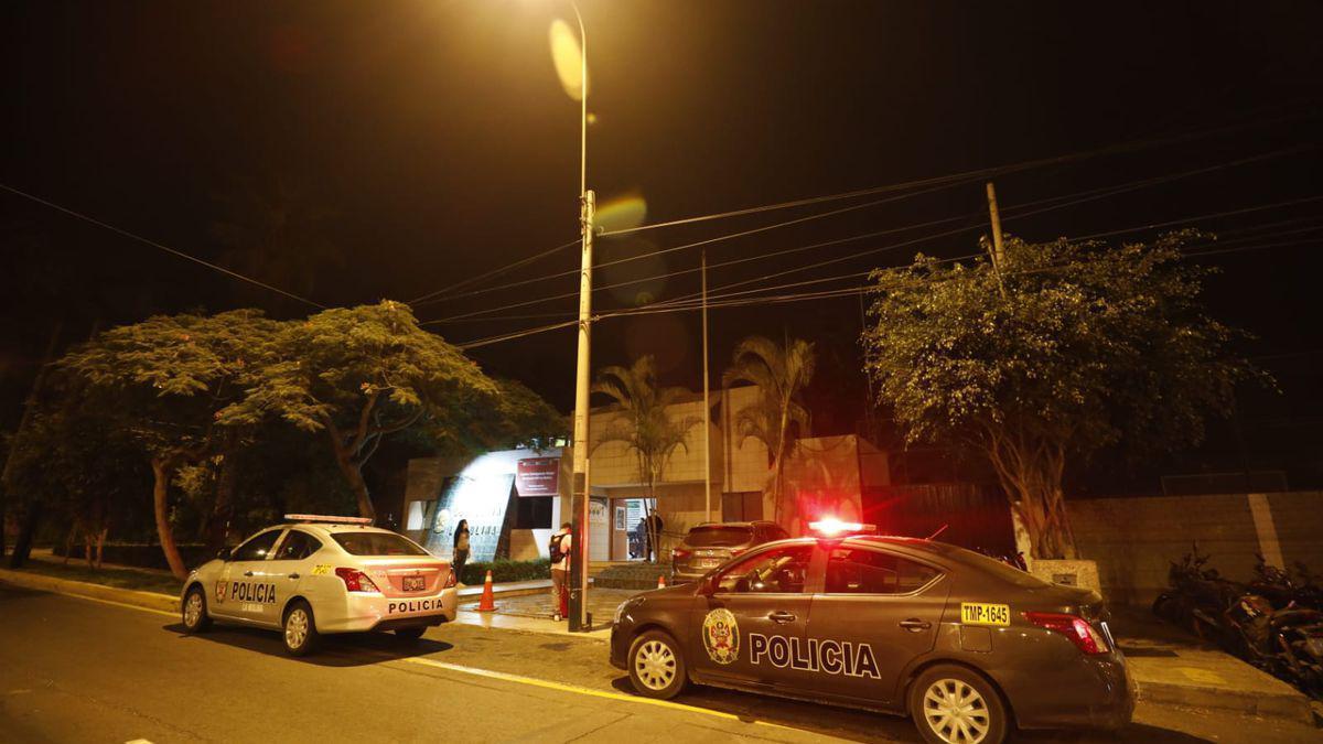 Nolberto Solano sokağa çıkma yasağına uymadığı için gözaltına alındı