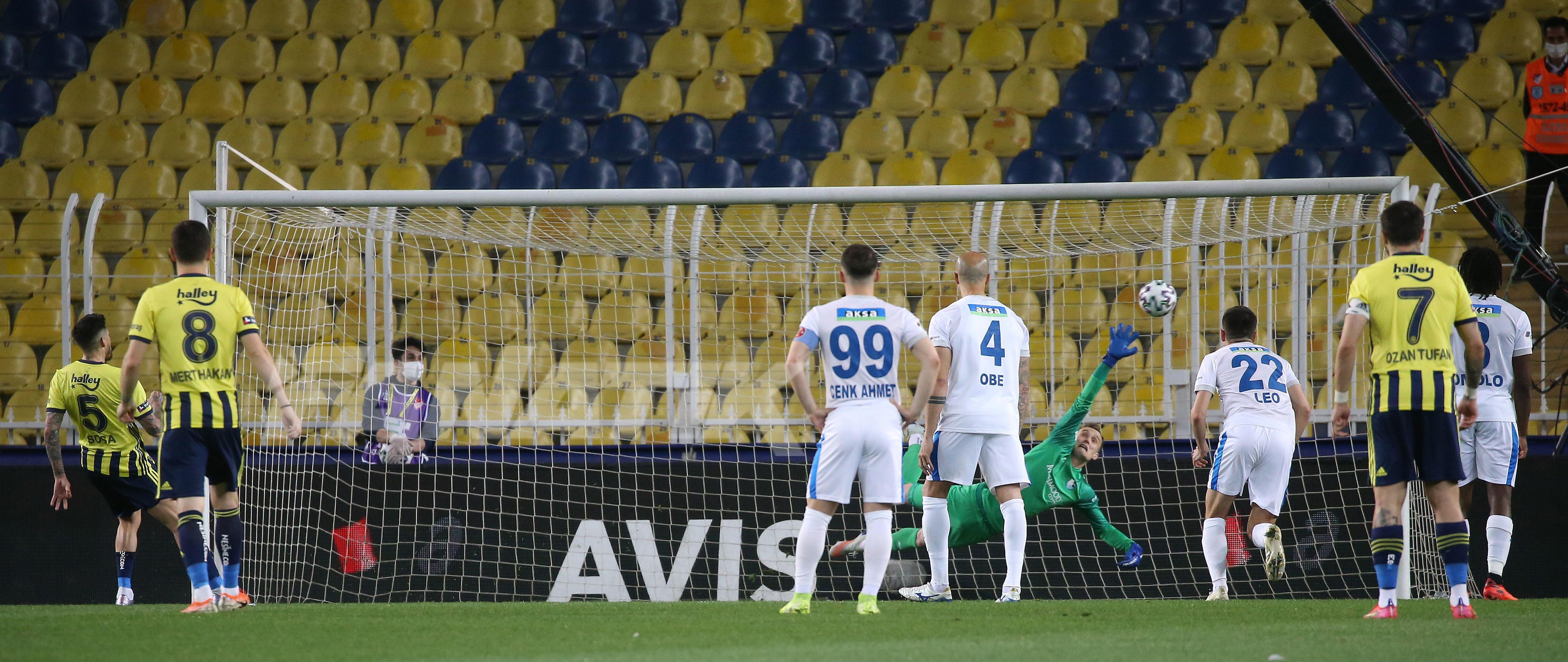 Fenerbahçede Jose Sosa 5,5 ay sonra gol buldu