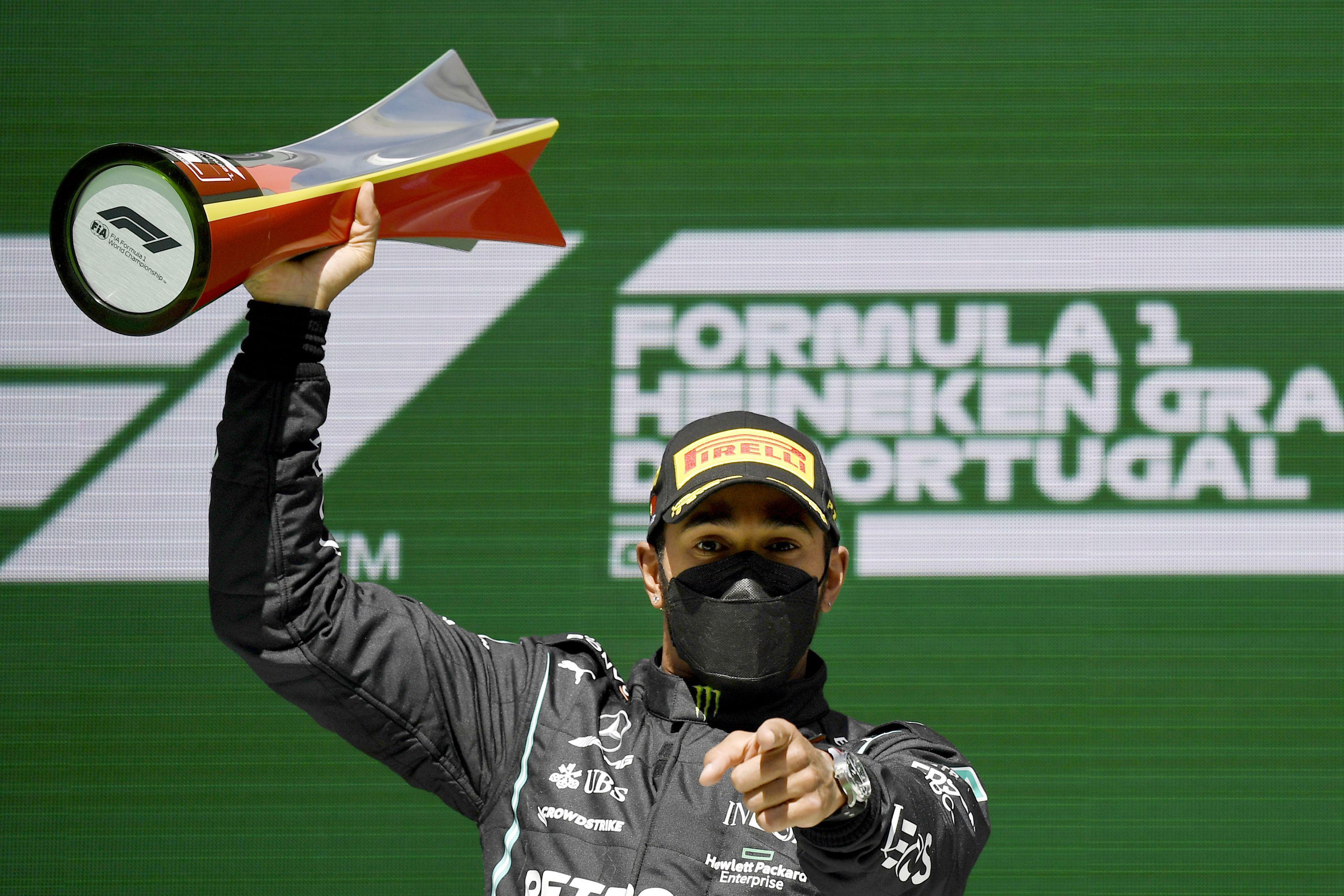 Formula 1 Portekiz Grand Prixsinde kazanan Lewis Hamilton