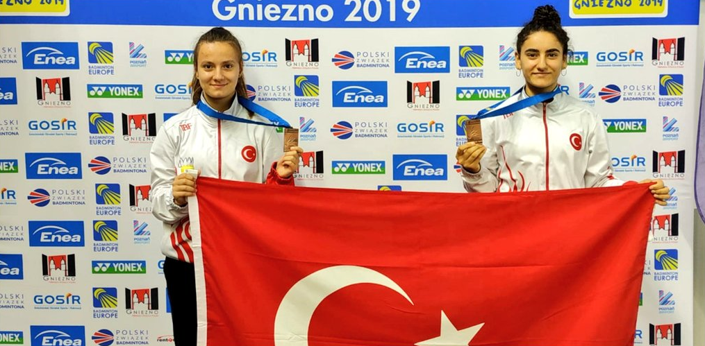 Badmintonda çifte Avrupa üçüncülüğü