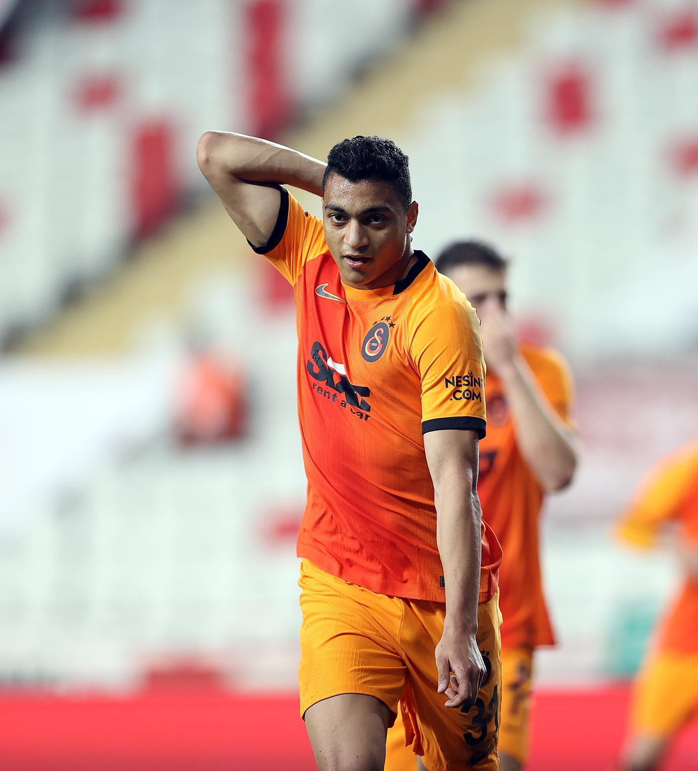 Galatasarayı Mostafa Mohamed taşıdı Uçaktan indi, golünü attı