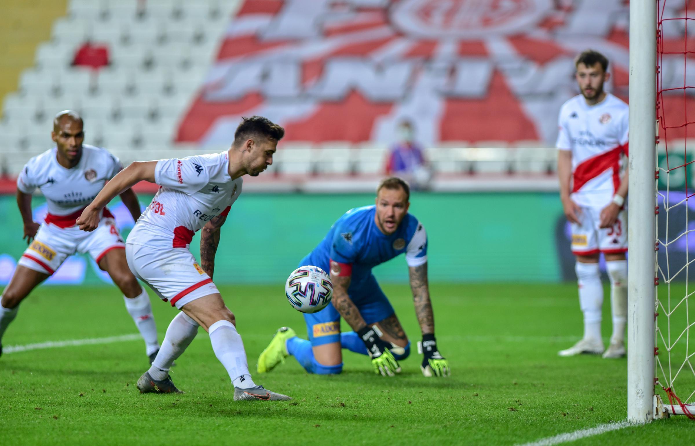 Antalyaspor-Galatasaray maçına Ruud Boffin damgası