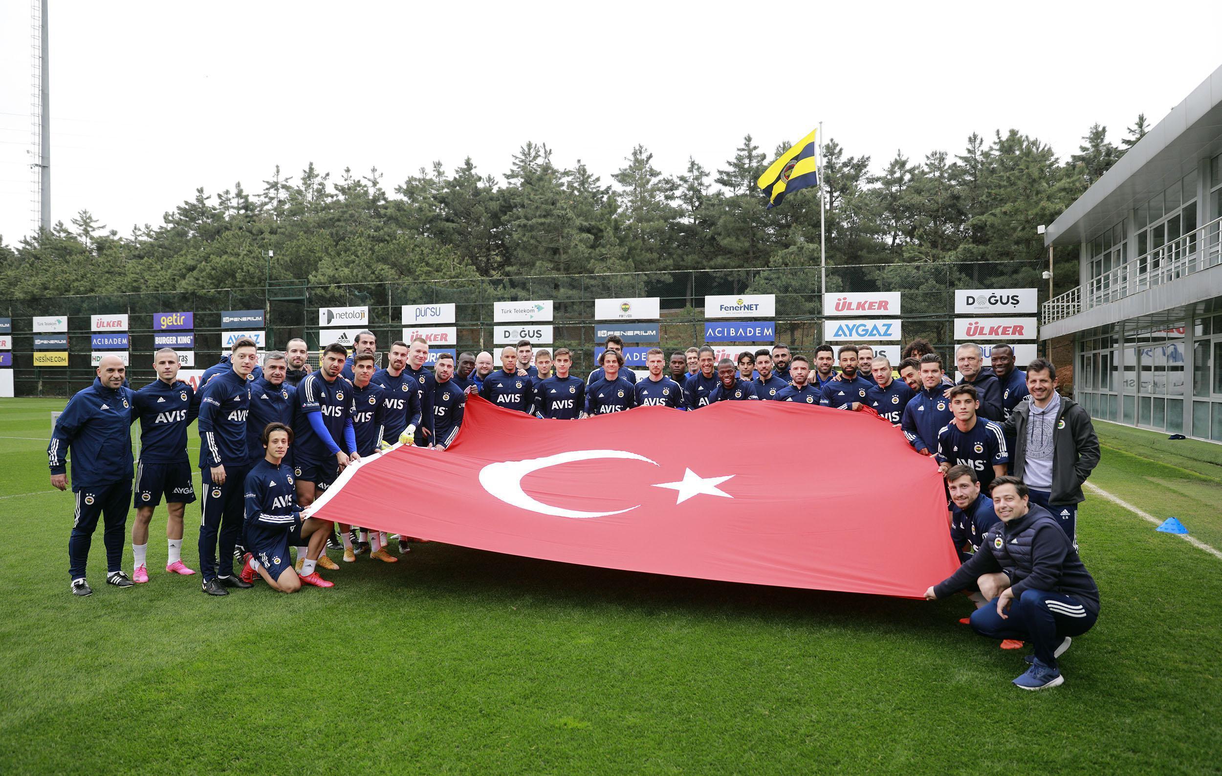 Son dakika: Fenerbahçeye Gökhan Gönül ve Mesut Özil müjdesi