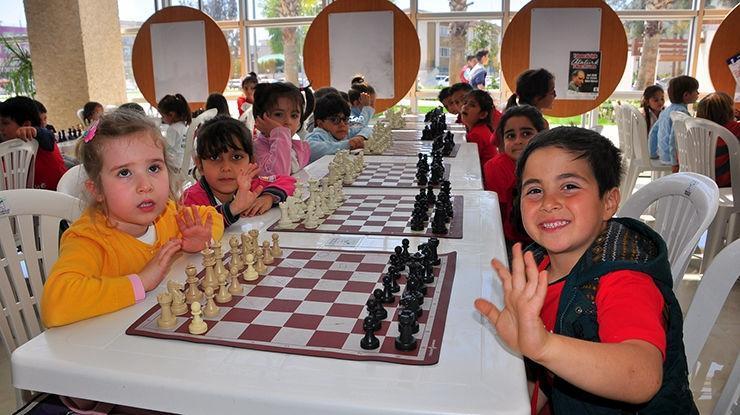 Manavgat Belediyesinden çocuklara satranç turnuvası