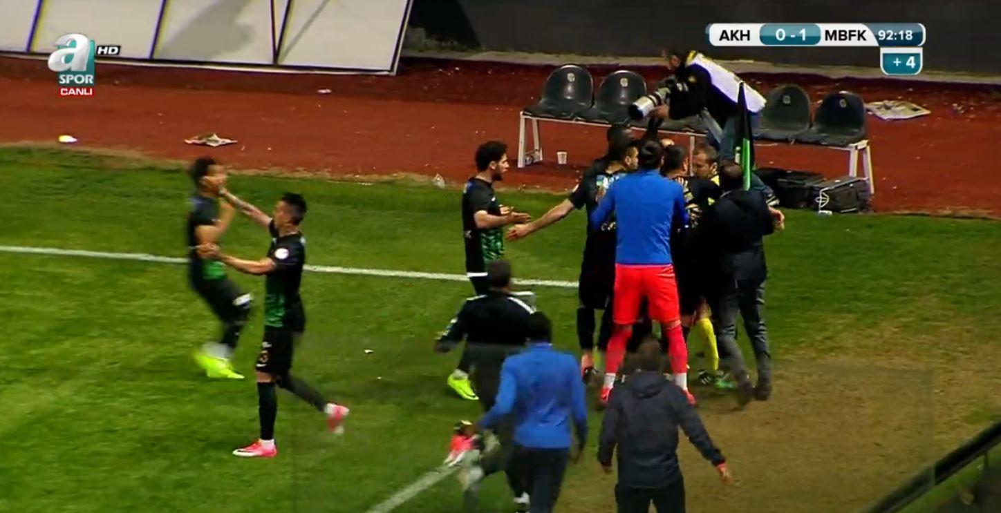Akhisar Belediyespor - Medipol Başakşehir maç sonucu: 0-2