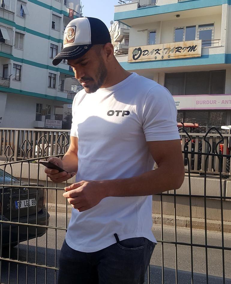 Antalyasporlu futbolcu Deniz Kadah kaza yaptı