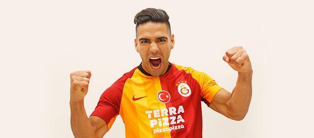 Galatasaray son dakika transfer haberi: Falcao resmen Galatasarayda