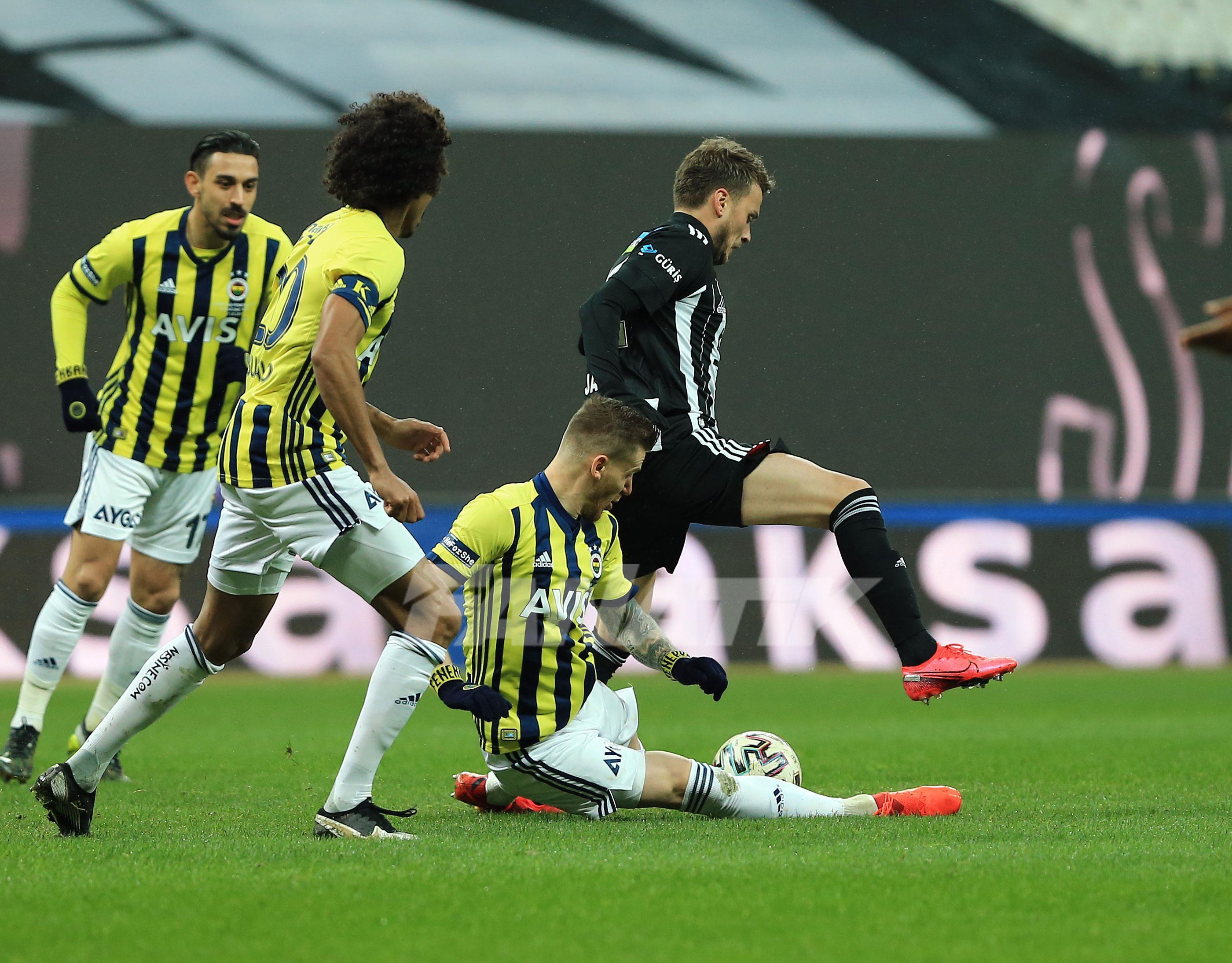 Fenerbahçede Serdar Aziz, Beşiktaş derbisinde sakatlandı