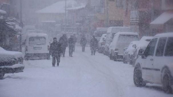 İstanbula kar ne zaman yağacak Maçlar ertelenecek mi