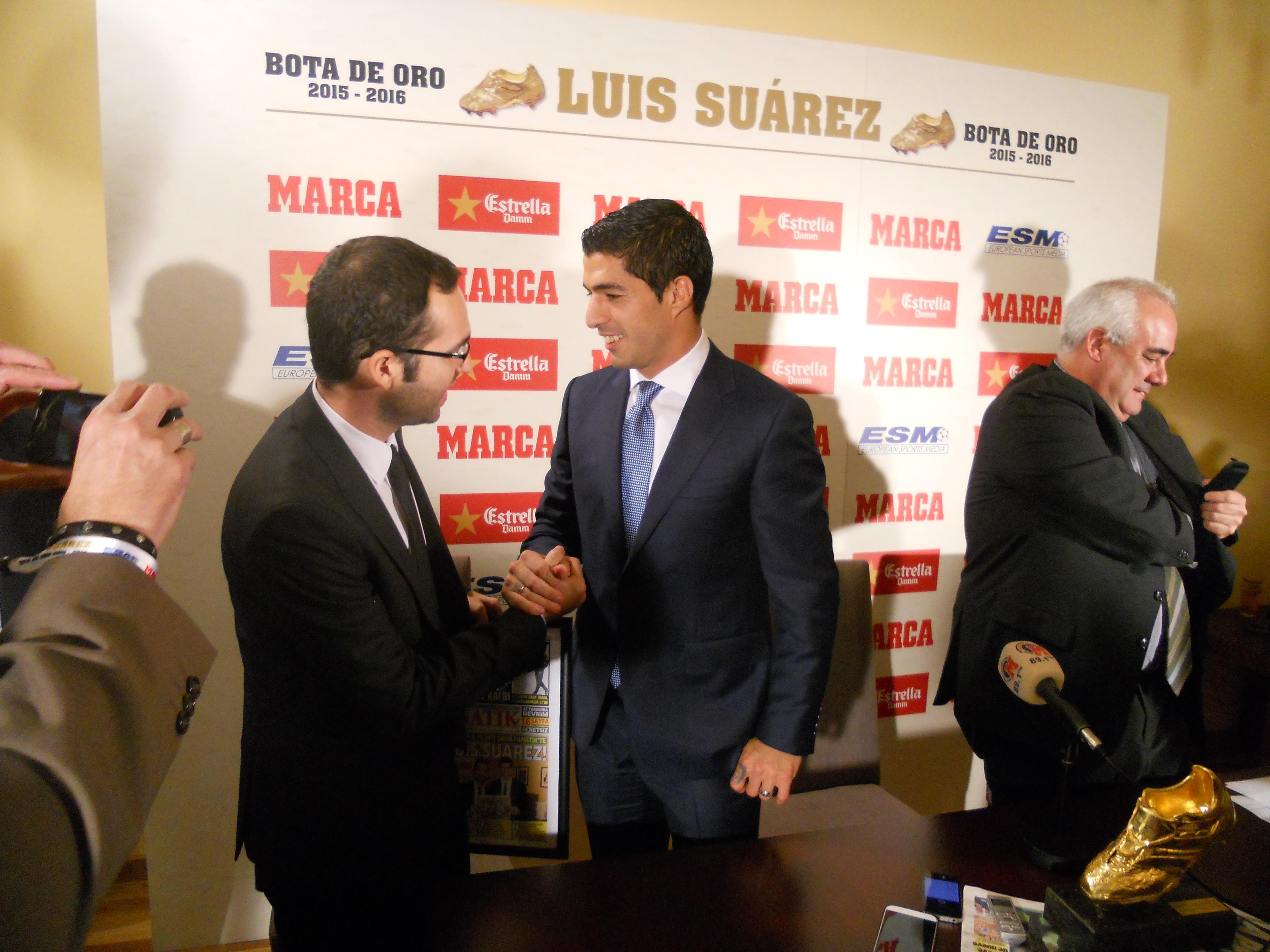 Barcelonanın yıldızı Luis Suarez FANATİKe konuştu