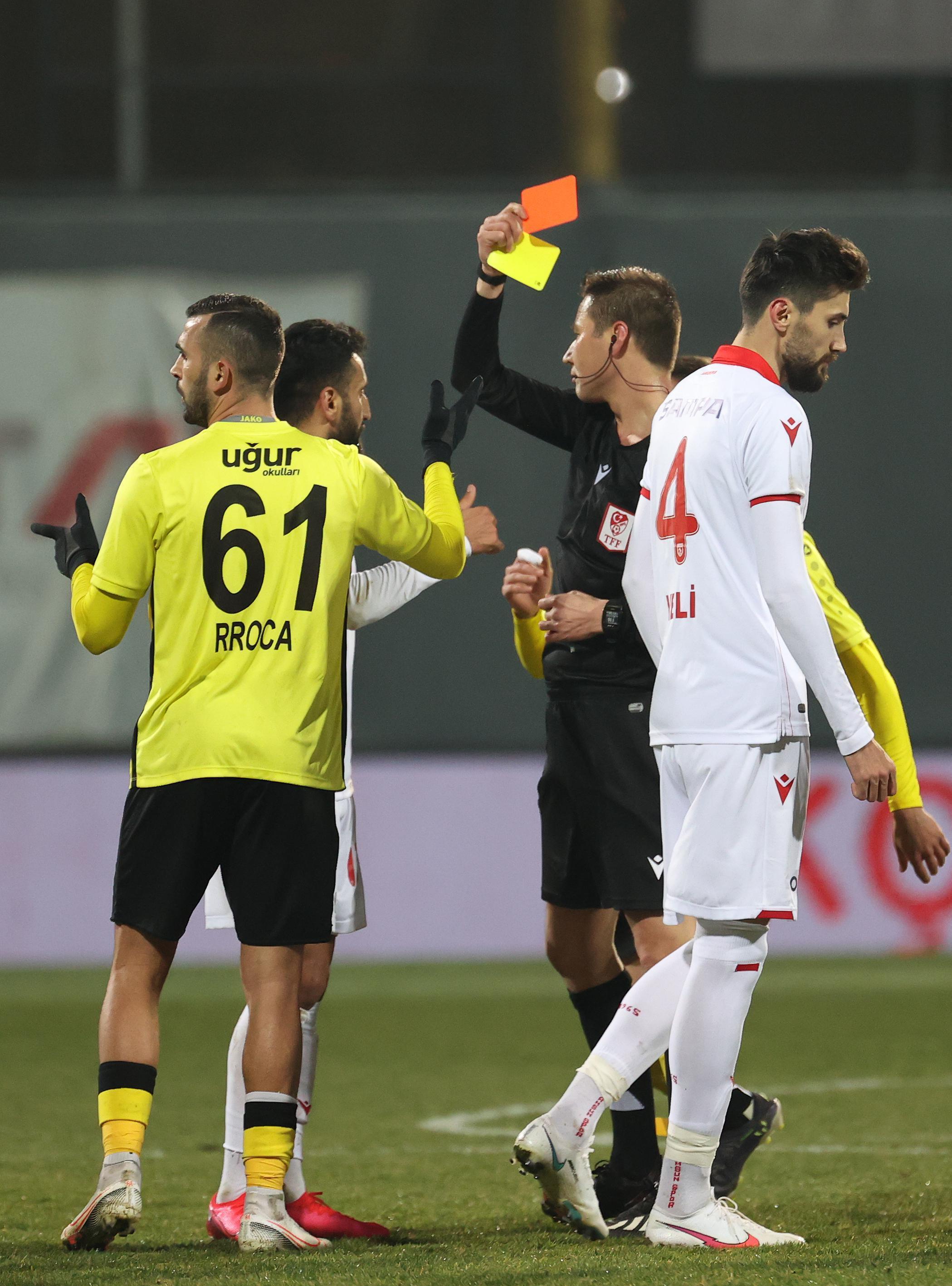Son dakika: İstanbulspordan açıklama: Turgut Doman kural hatası yaptı