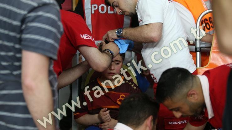 Galatasaray - Fenerbahçe derbisinde olay Terk ettiler