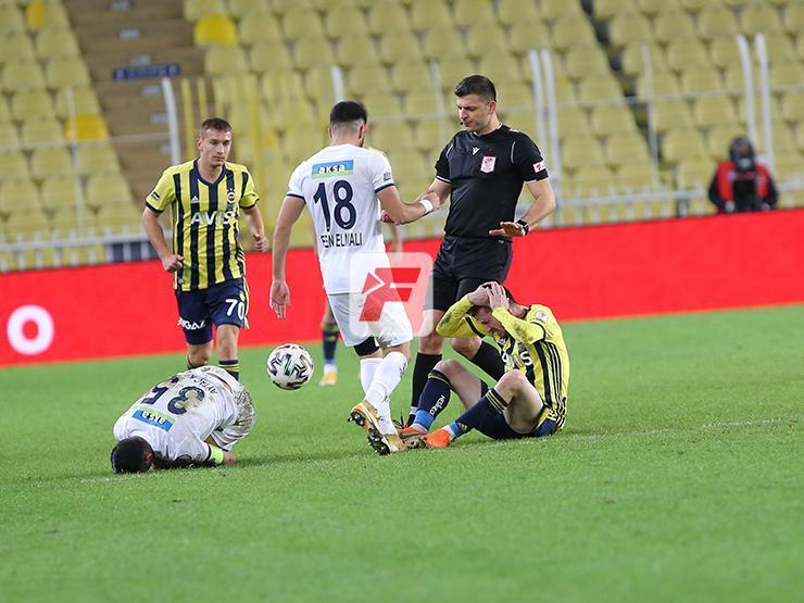 Fenerbahçede Mert Hakan şoku Kırmızı kart gördü