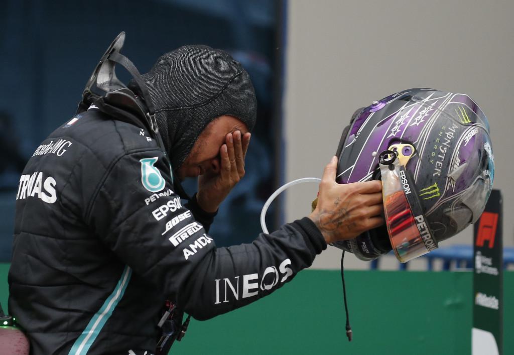 Formula 1de Lewis Hamiltondan İstanbulda tarihi şampiyonluk