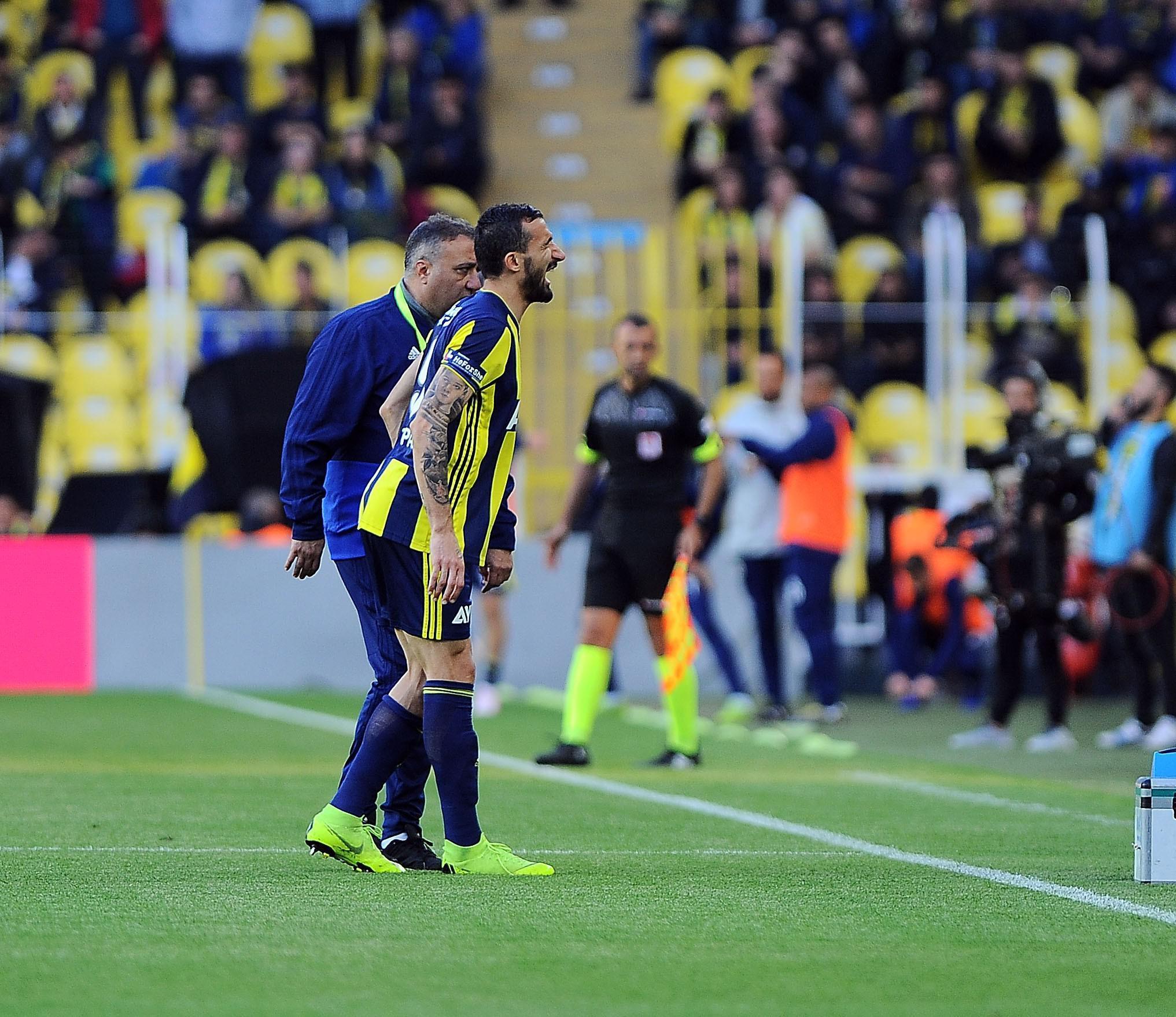 Fenerbahçede Mehmet Topal şoku
