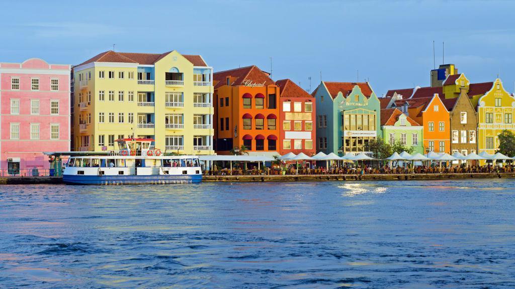 Curaçao nerede Curaçaoda hangi dil konuşuluyor Curaçao nereye bağlı