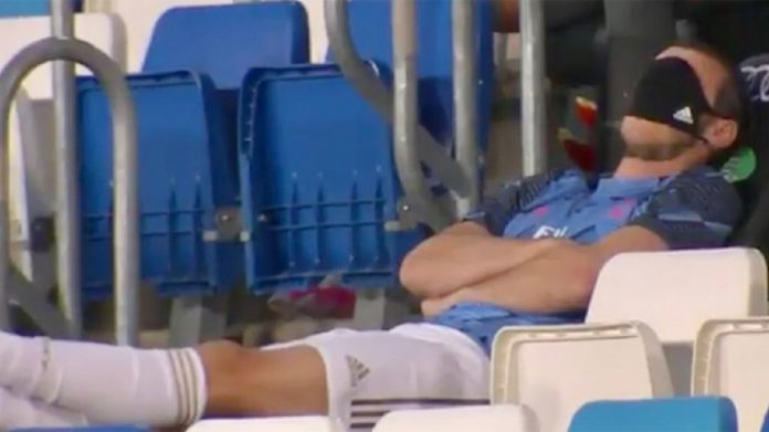 Gareth Bale, Real Madrid taraftarını çıldırttı  Yedek kulübesinde uyudu...