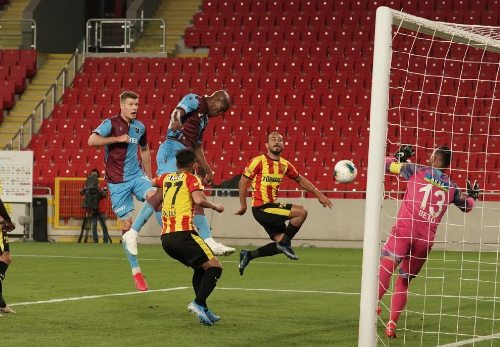 (ÖZET İZLE) Göztepe - Trabzonspor maç sonucu: 1 - 3