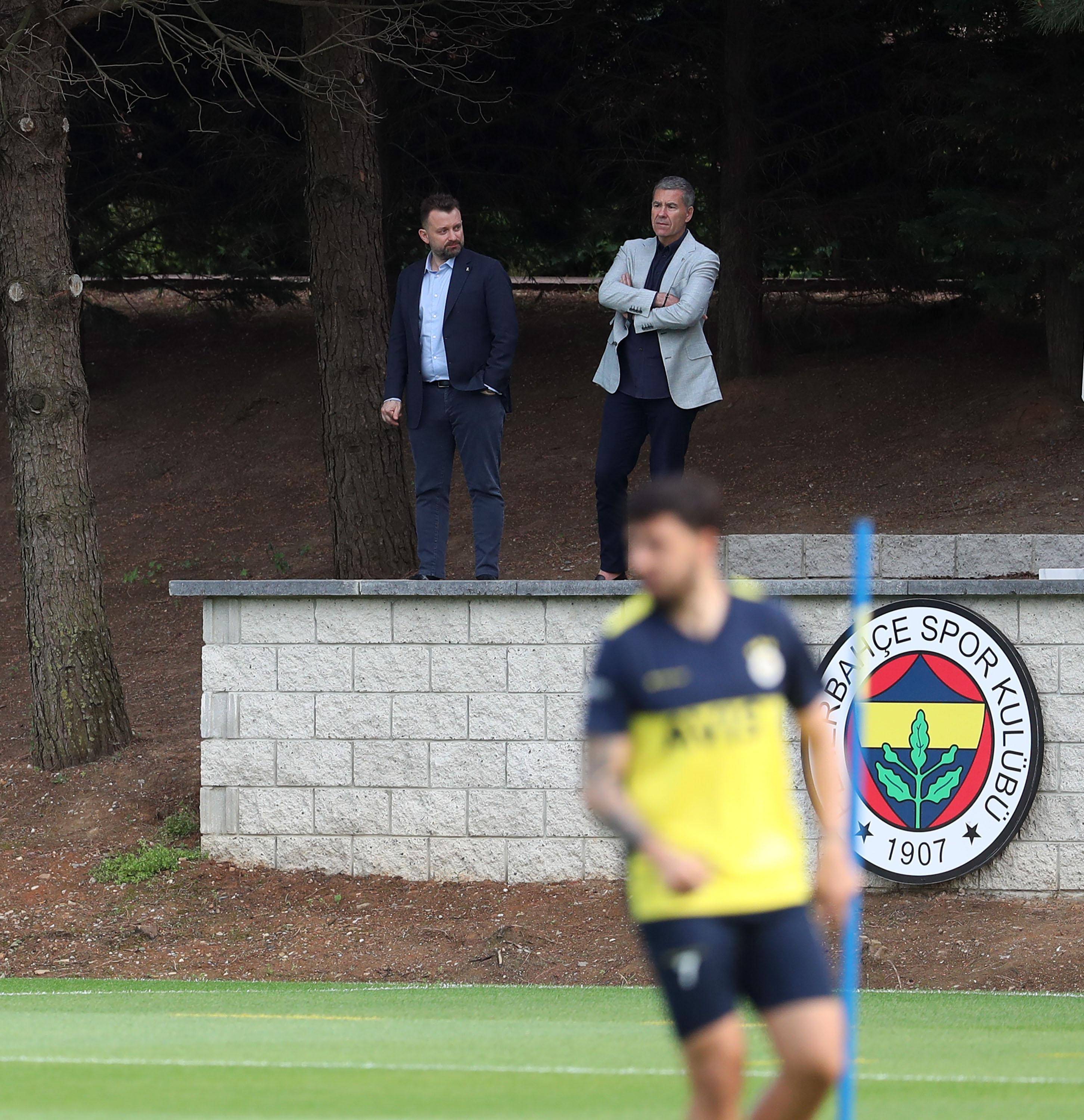 Fenerbahçenin idmanını Mustafa Kemal Danabaş ve Selahattin Baki de izledi