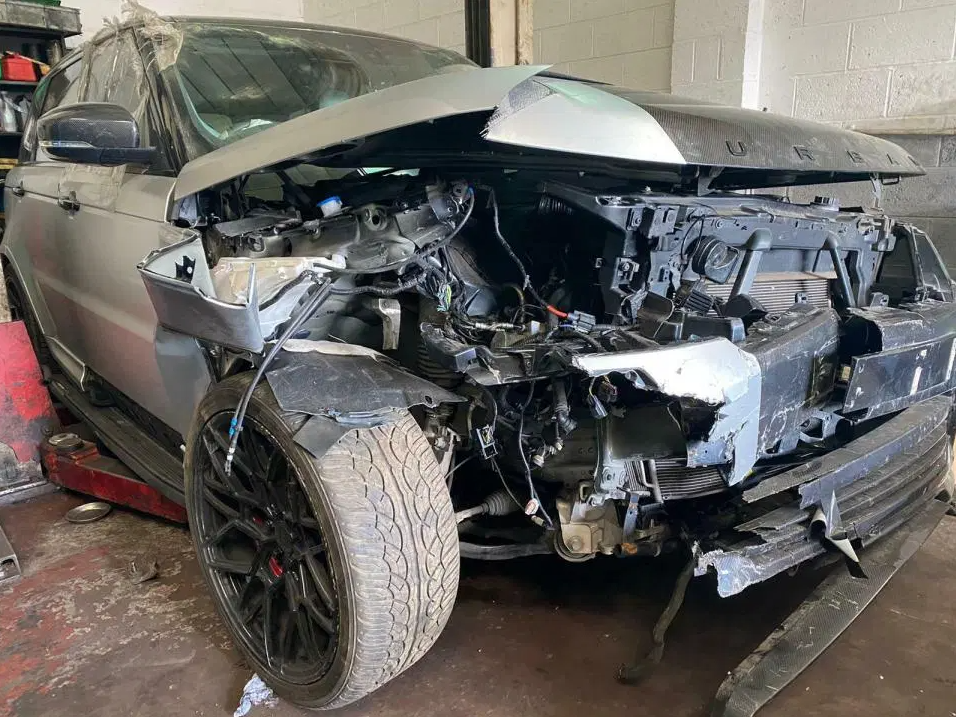 Jermaine Defoenun kaza yaptığı araç 53 bin Pounddan satılıyor