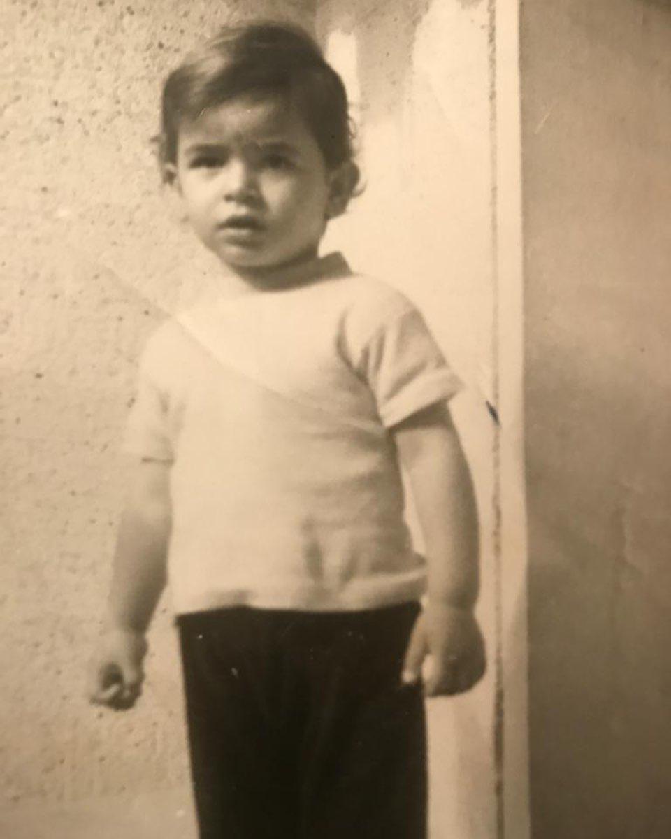 Acun Ilıcalı, çocukluk fotoğrafını paylaştı