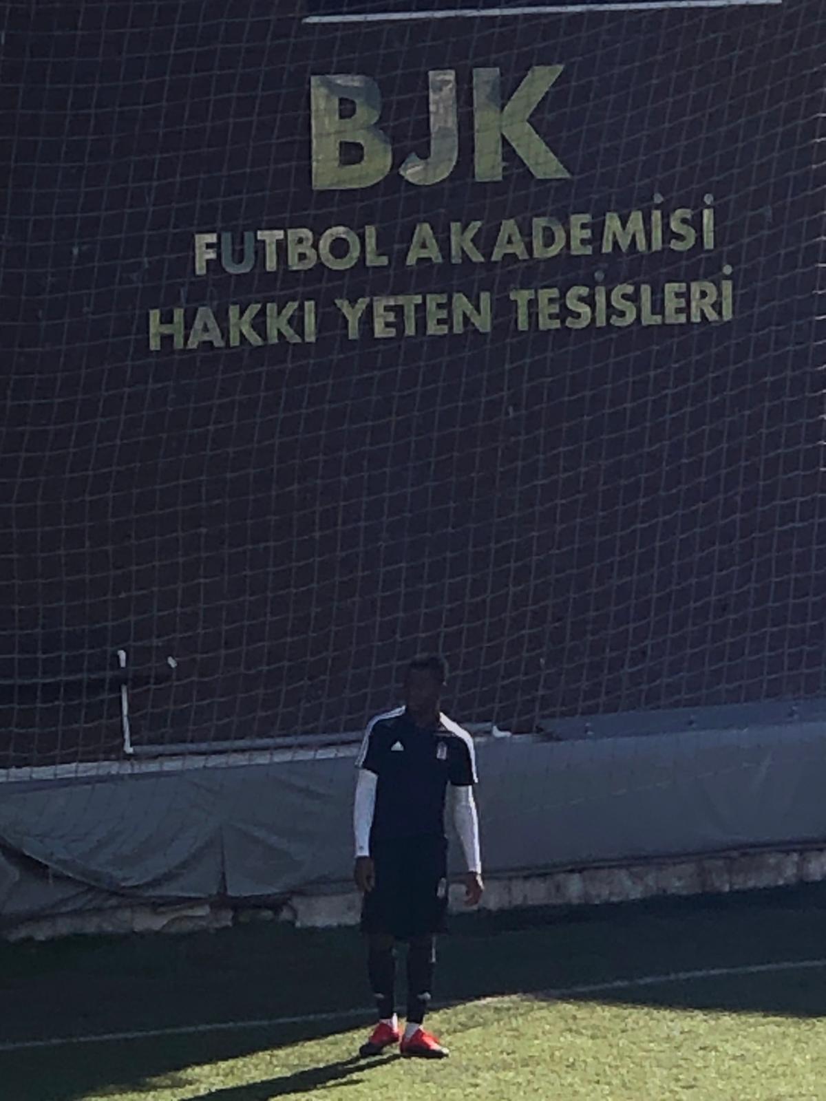Beşiktaştan son dakika transfer bombası Antrenmana çıkardı
