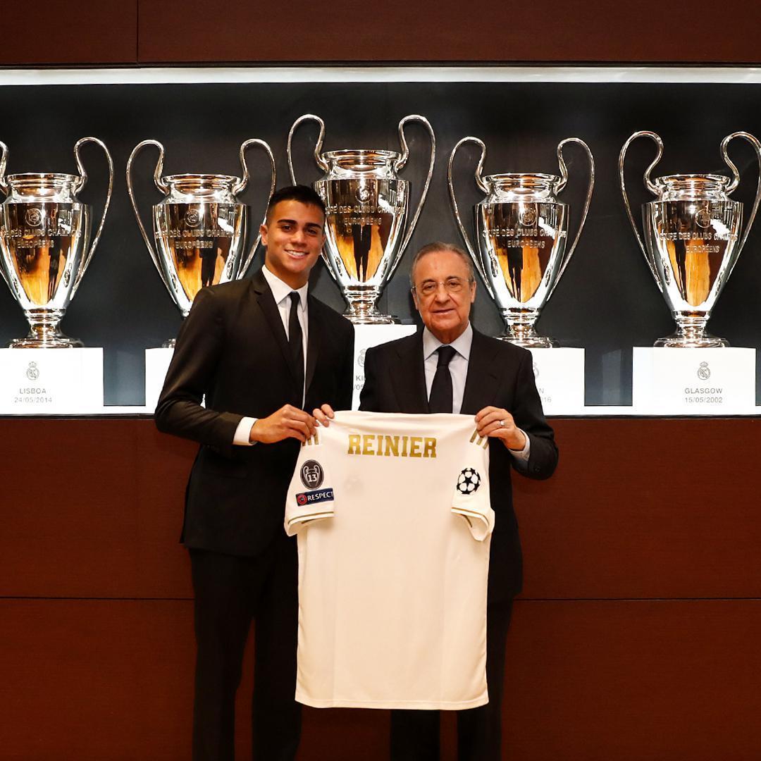 Real Madrid yeni transferi Reinier Jesus Carvalhoyu basına tanıttı