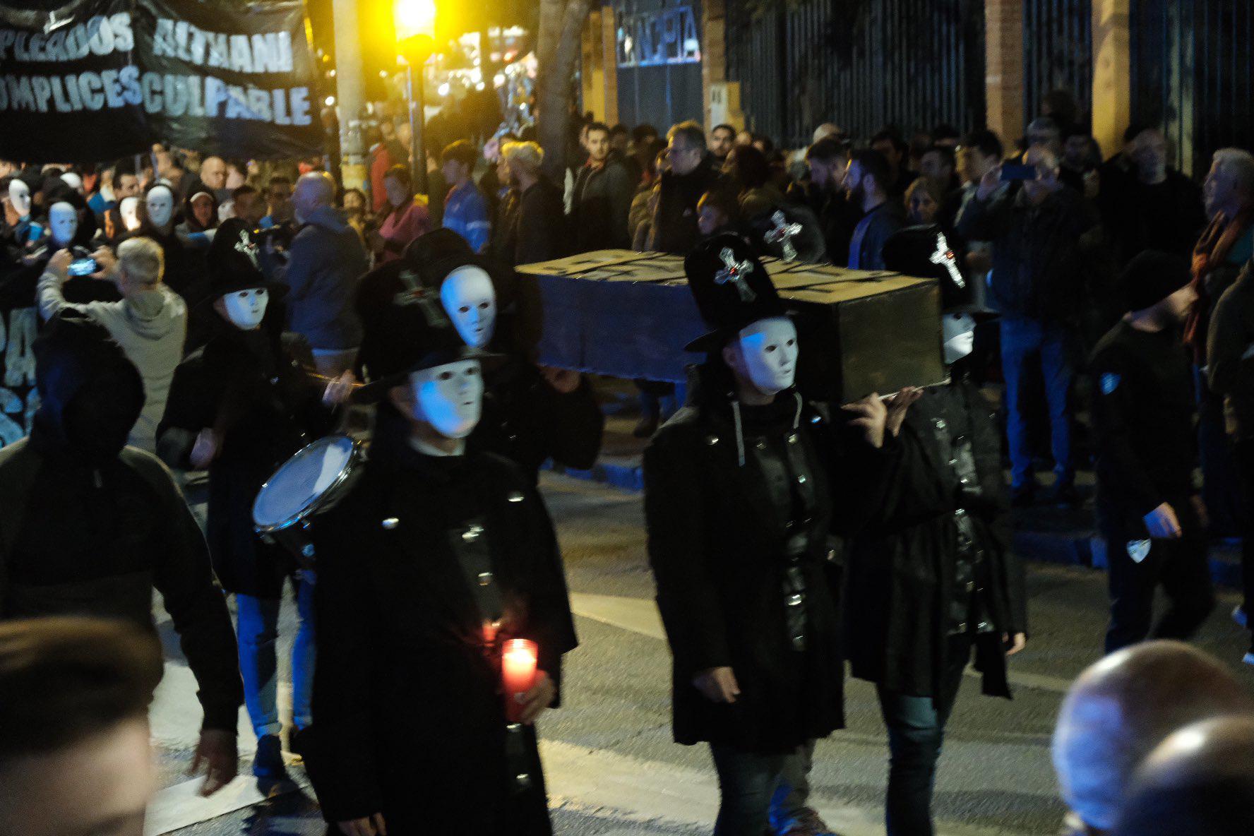 Malaga taraftarı çıldırdı Yok böyle protesto...
