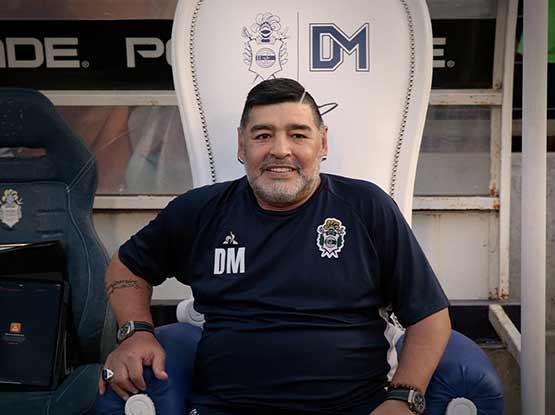 Diego Armando Maradonanın koltuğu satılık