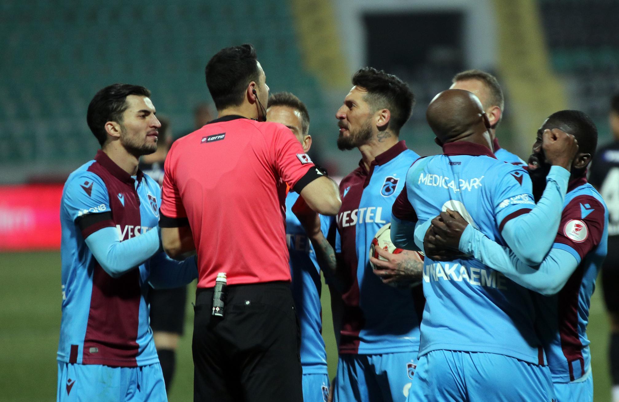 Trabzonspordan olay paylaşım: Ali yazar, Erce bozar