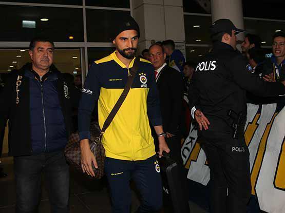 Fenerbahçe Antalyada Coşkulu karşılama