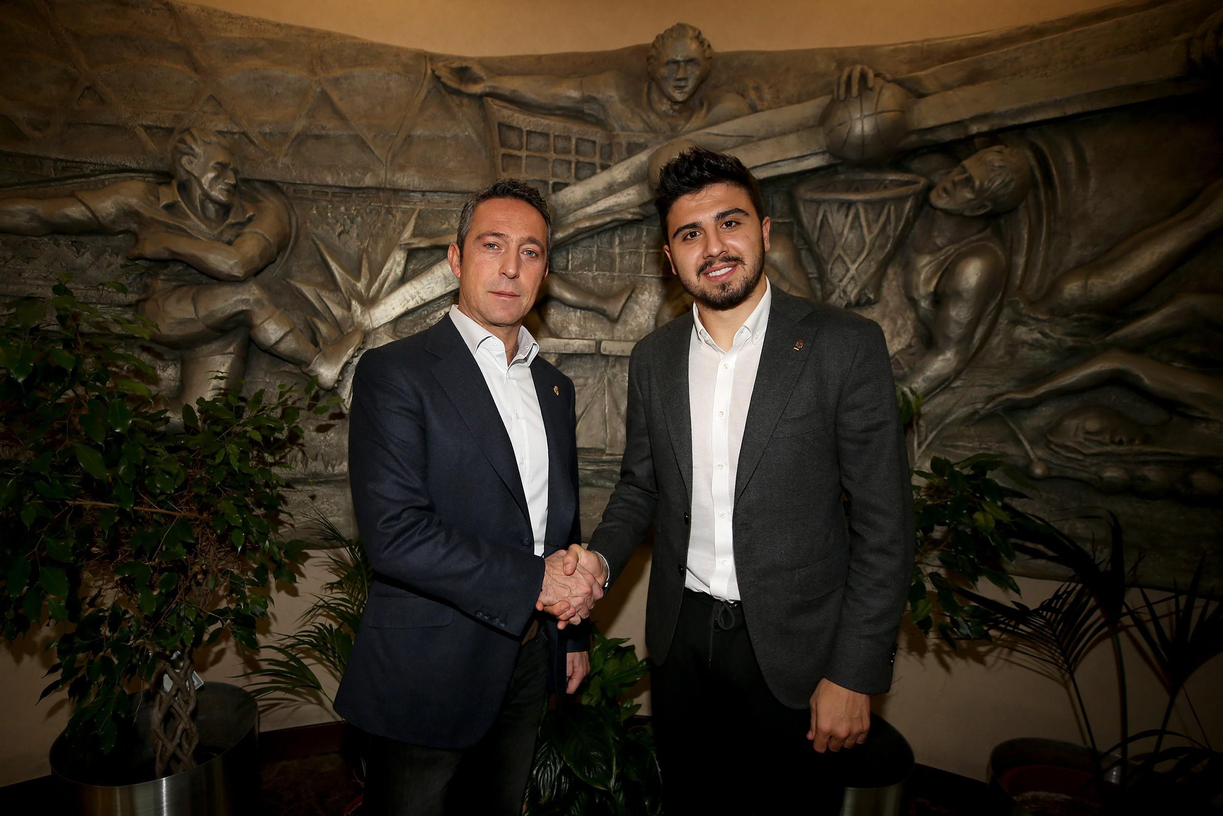 Ozan Tufan 4 yıl daha Fenerbahçede Dikkat çeken detay