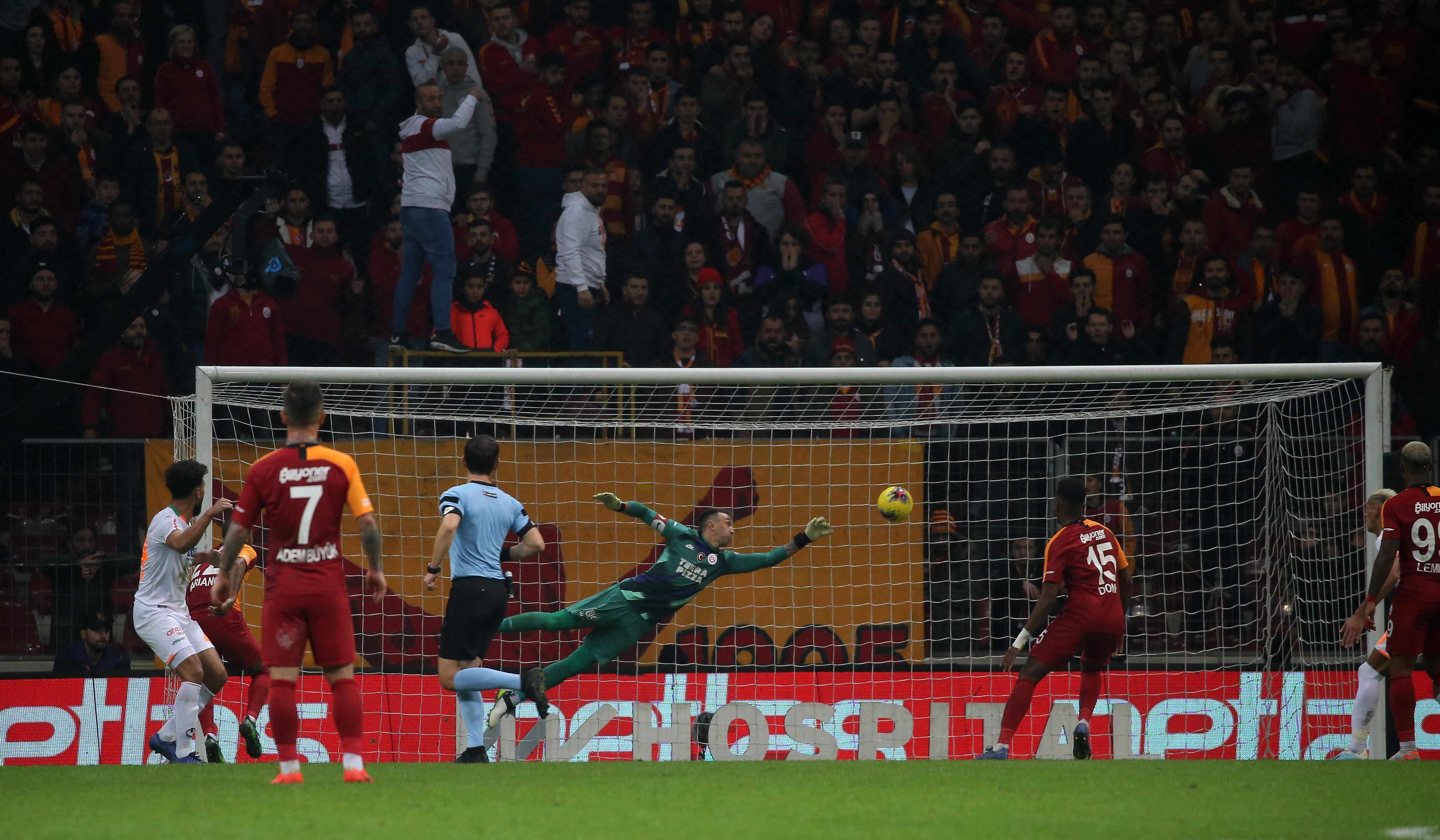 (ÖZET) Galatasaray – Alanyaspor maç sonucu: 1-0 (GS – Alanya özet izle)
