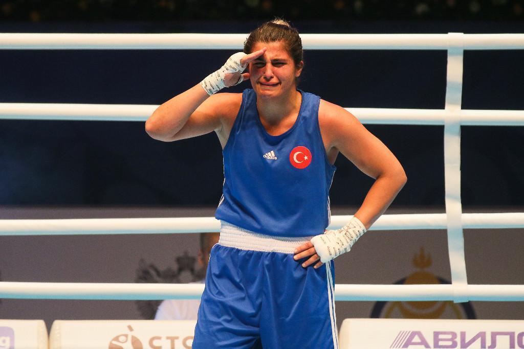 Boksta Busenaz Sürmeneli, dünya şampiyonu
