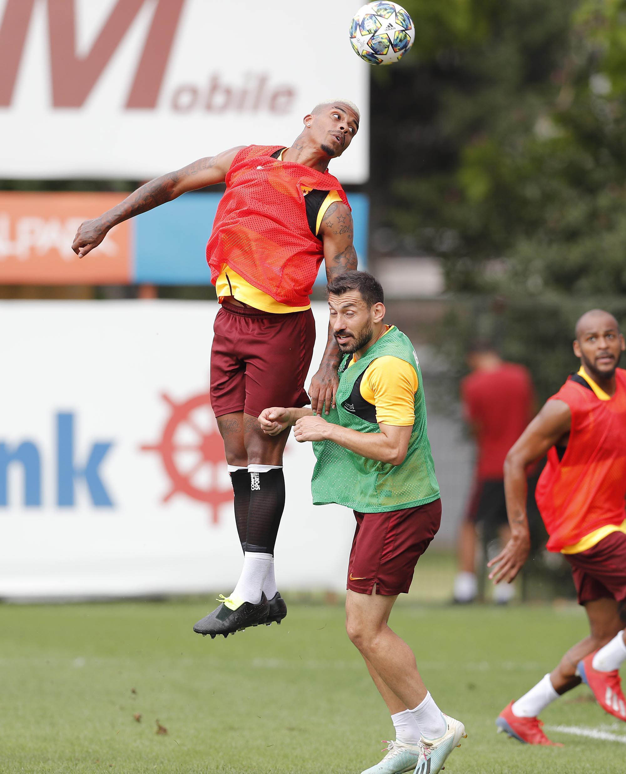 Galatasaray antrenmanında yüksek tempo
