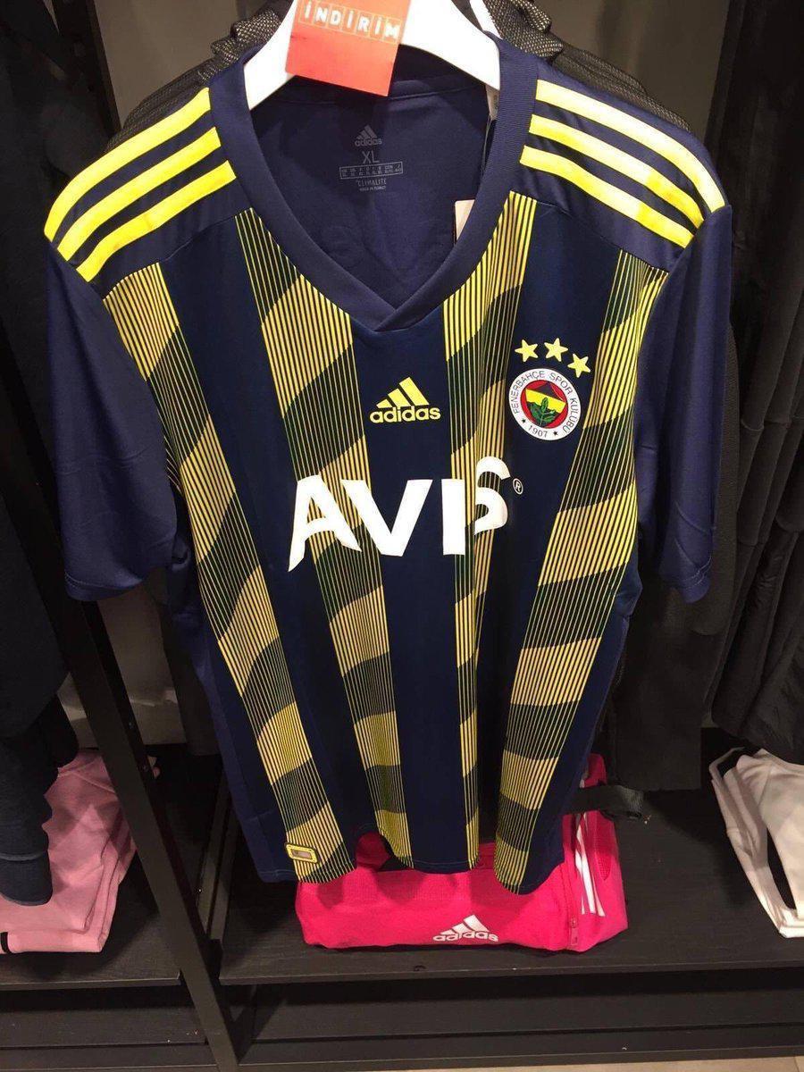 Fenerbahçenin yeni sezon formaları ortaya çıktı