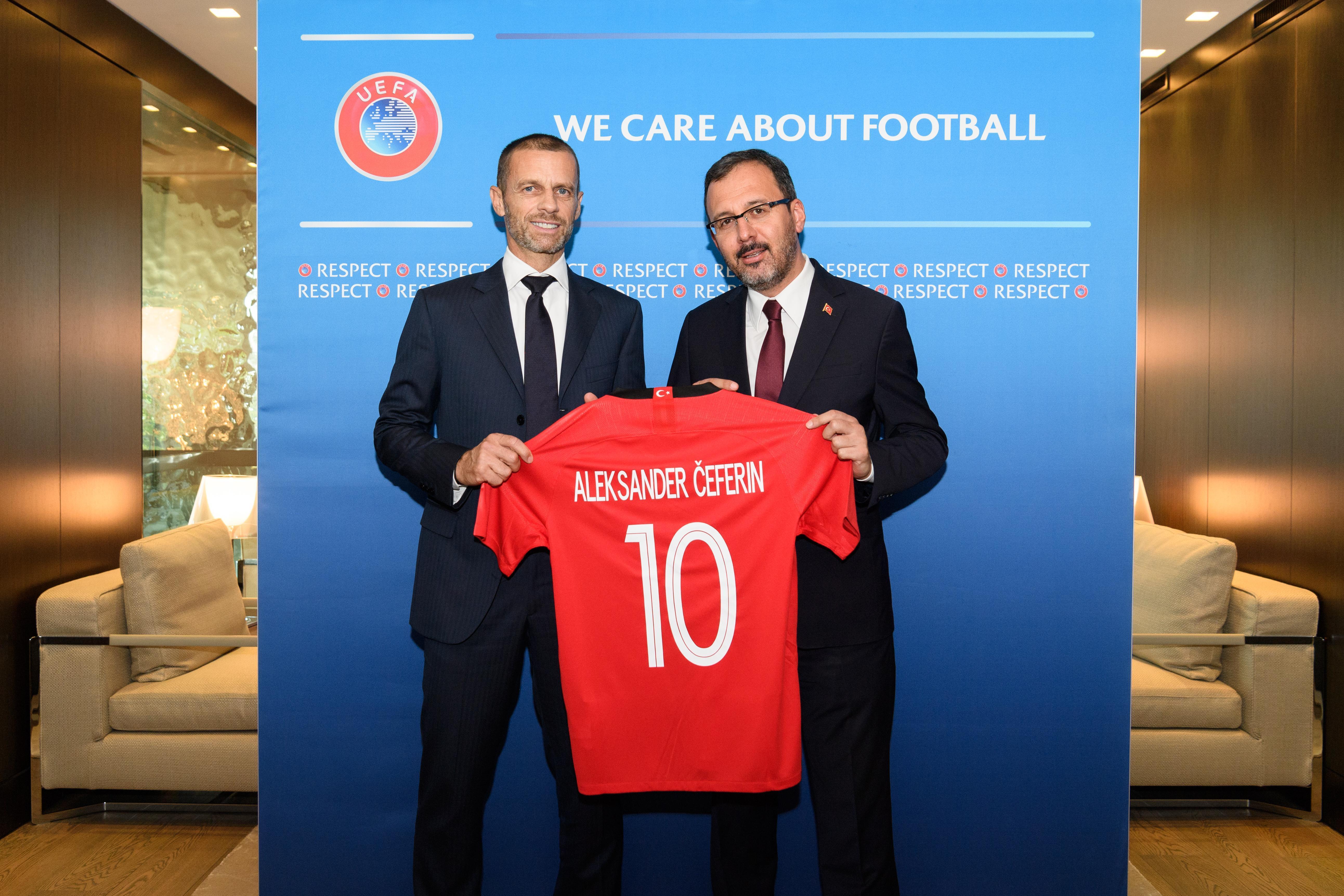 Bakan Kasapoğlu ve Nihat Özdemirden UEFA Başkanı Ceferine ziyaret