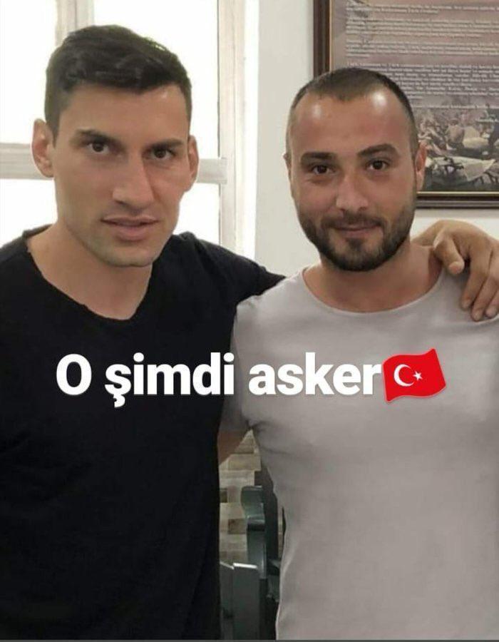 Şener Özbayraklı Galatasaraya imzayı attı, askere gitti