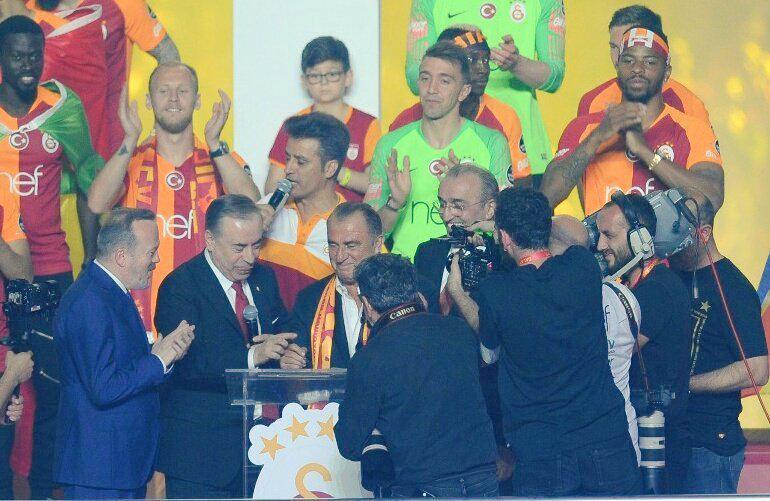 Galatasaray Fatih Terimle 5 yıllık yeni sözleşme imzaladı 5. yıldız için...