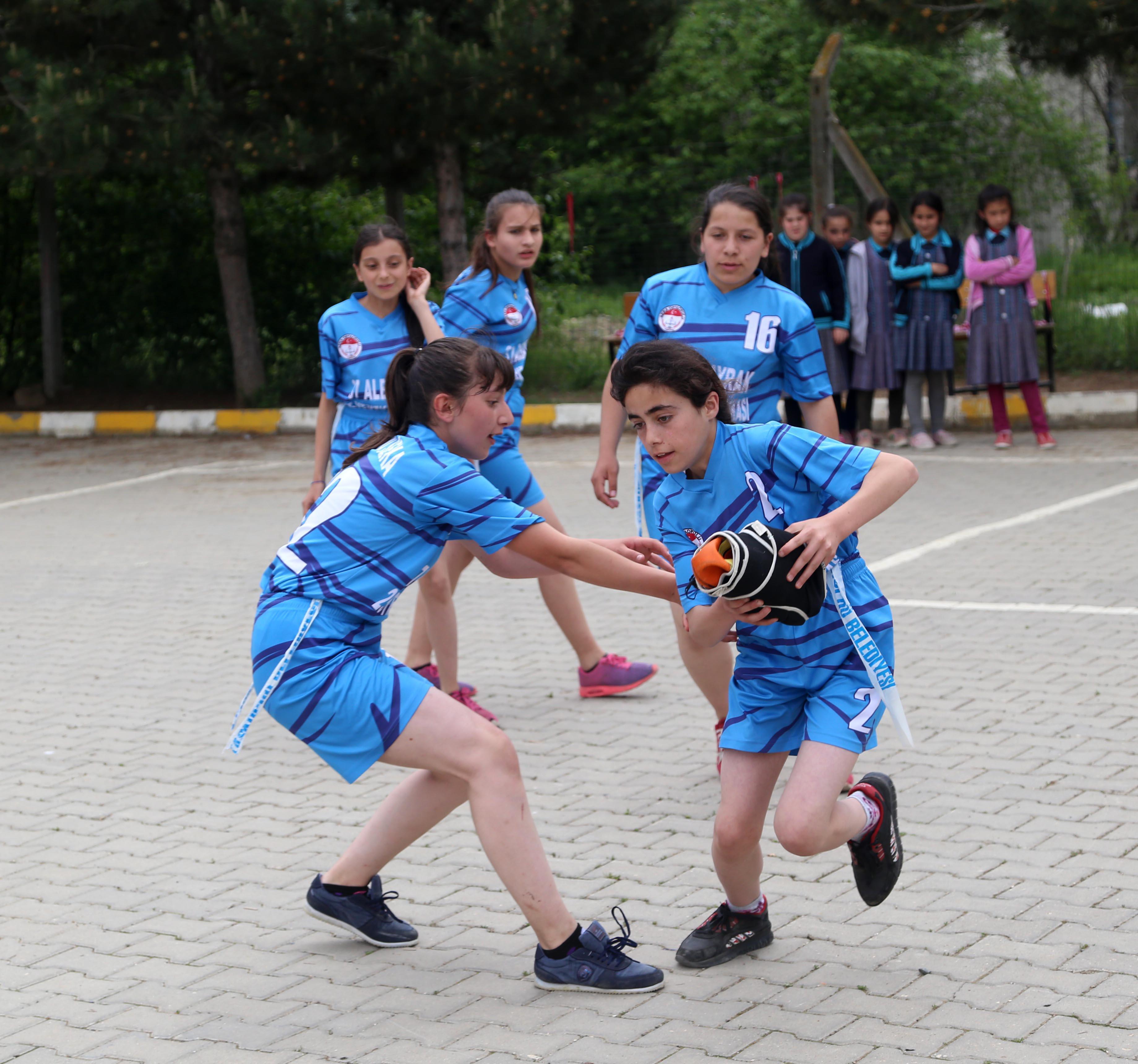 Taşköprü Seka Ortaokulu Kız Ragbi Takımından büyük başarı