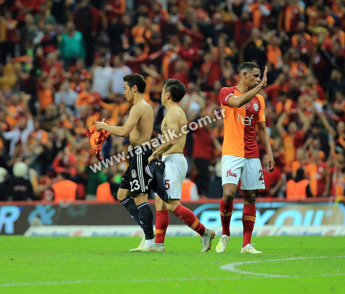 Japon taraftarlar Galatasaray - Beşiktaş derbisindeydi