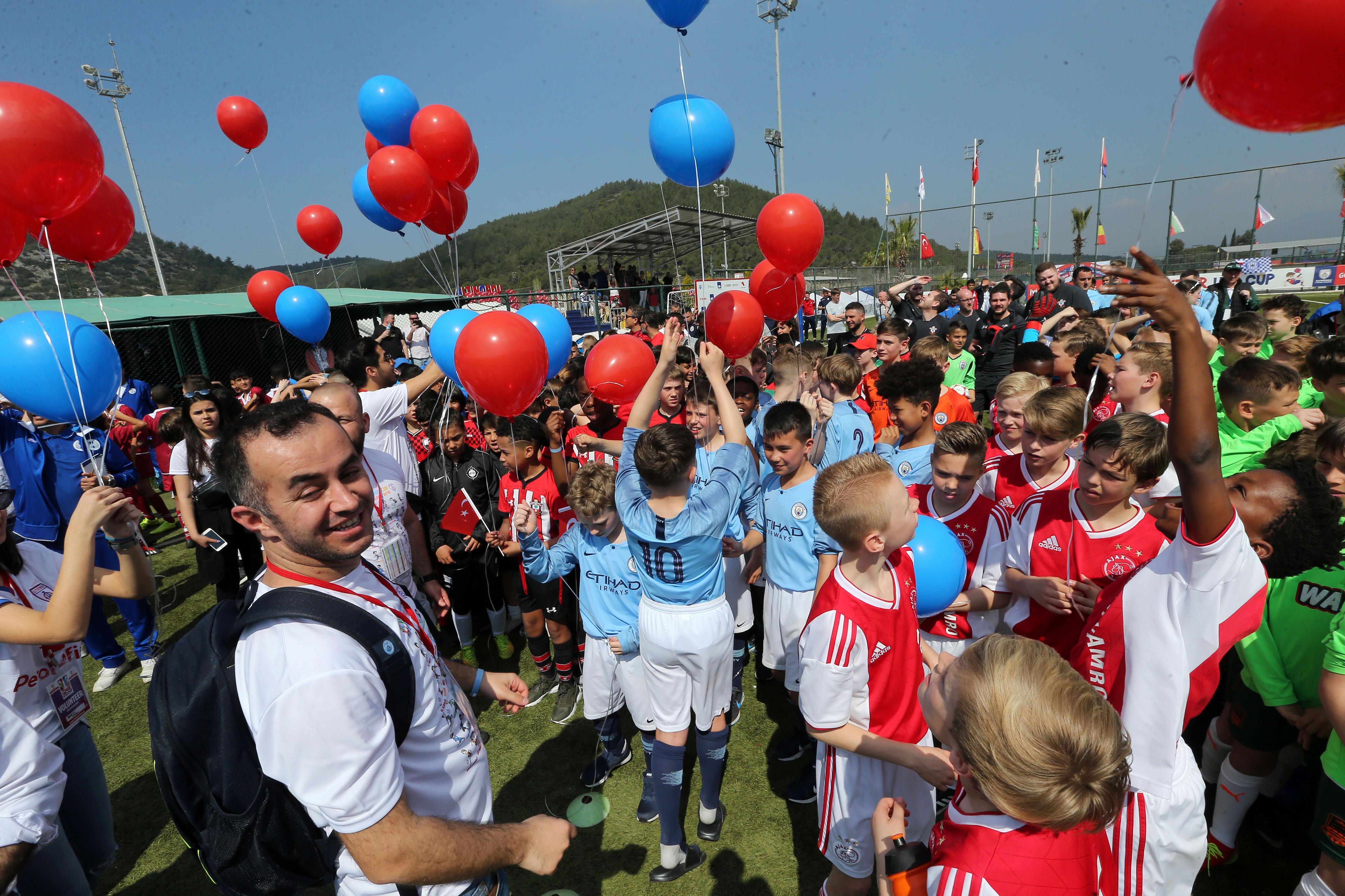 Altınordunun futbol karnavalı
