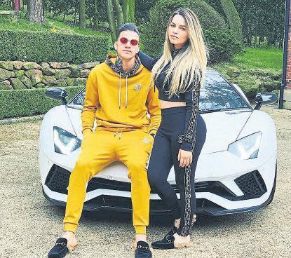 Ederson adeta para basıyor