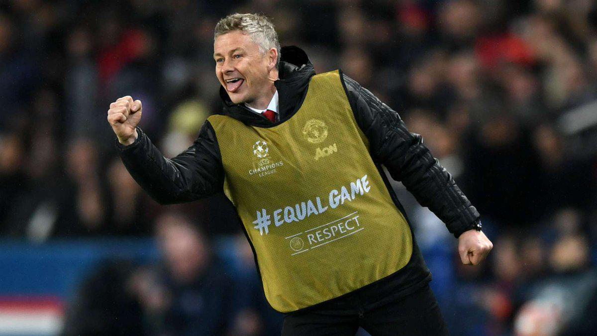 Manchester efsanelerinden zafer pozu