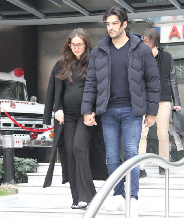 Fahriye Evcen ile Burak Özçivitin bebekleri göründü