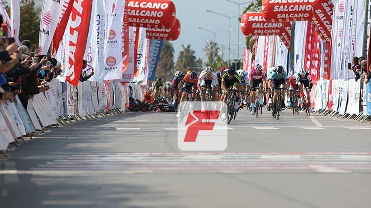 Tour of Antalyanın Kemer etabını Bas Van Der Kooij kazandı