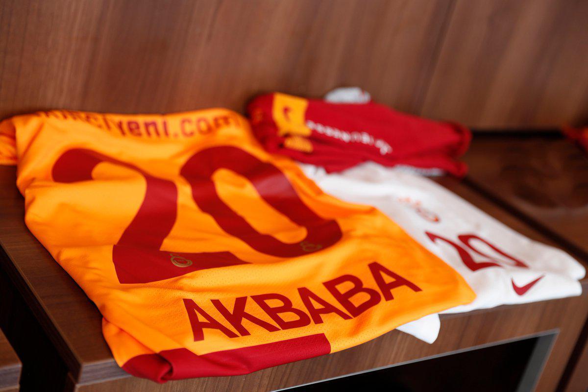 Emre Akbaba 20 numaralı formayı giyecek