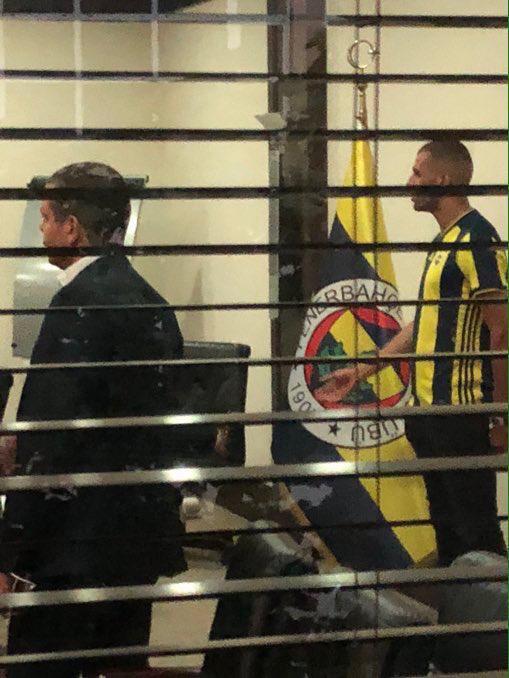 Islam Slimani, Fenerbahçe formasını giydi
