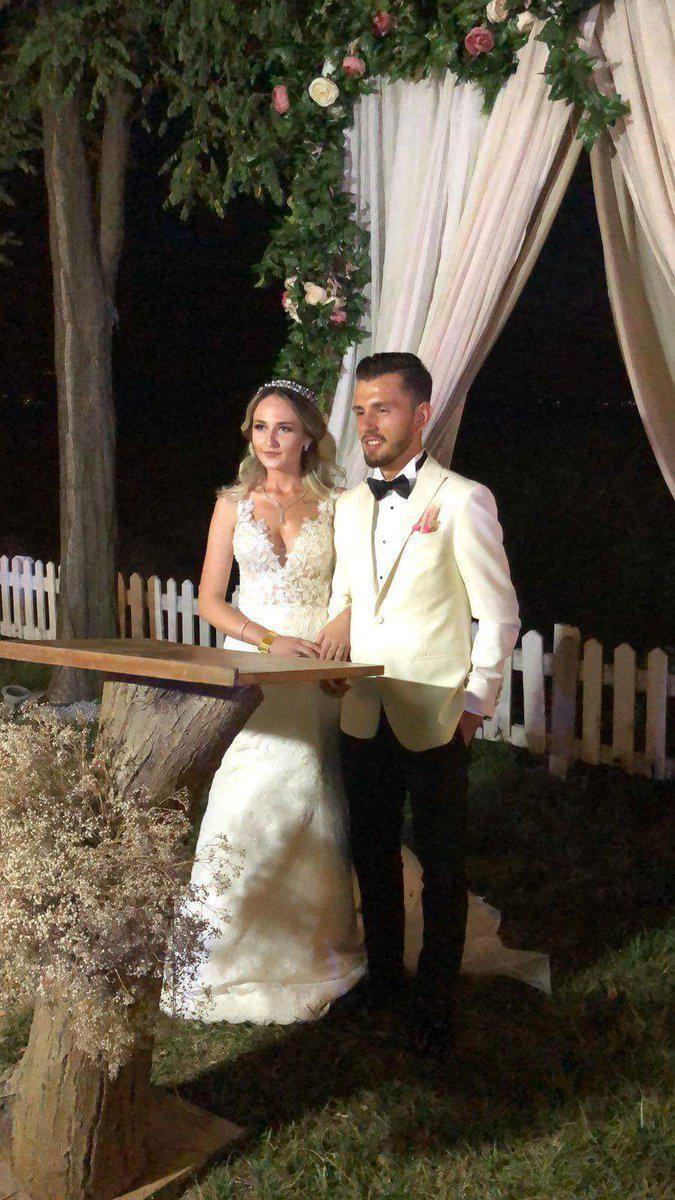 Sivassporlu futbolcu Emre Kılınç evlendi